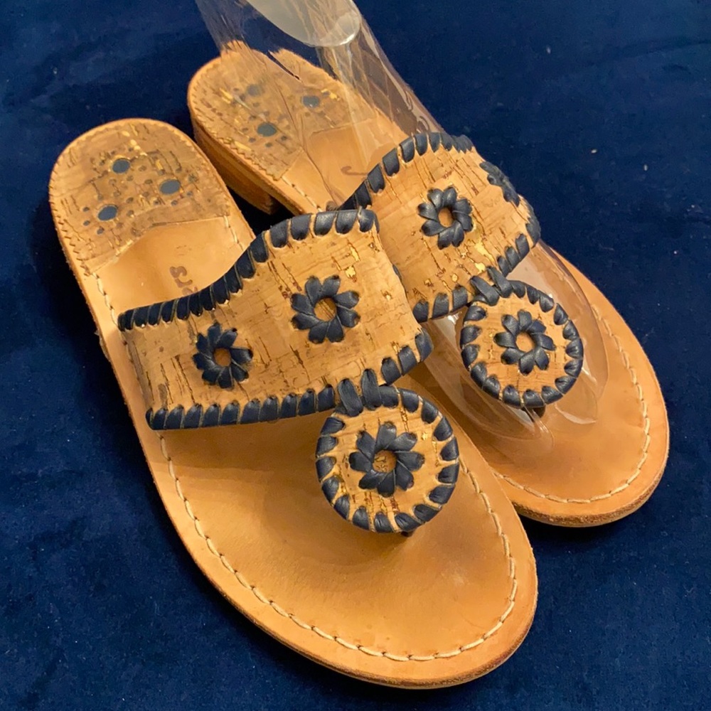 Navy, cork, and gold jack rivers size 6M
